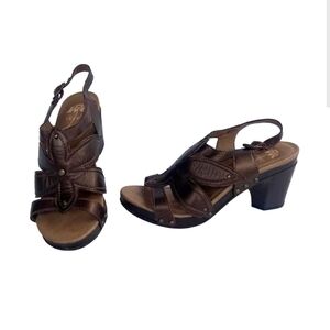 Dansko nina heels bronze leather upper size 7 good used condition